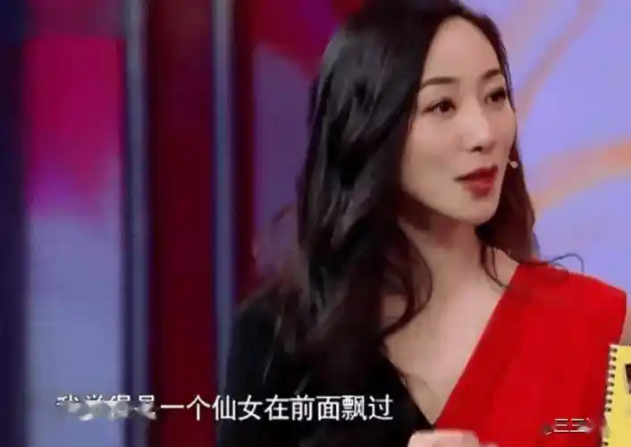 2010年,张柏芝挺着大孕肚,四肢纤细胖到180斤,依旧美的不像话