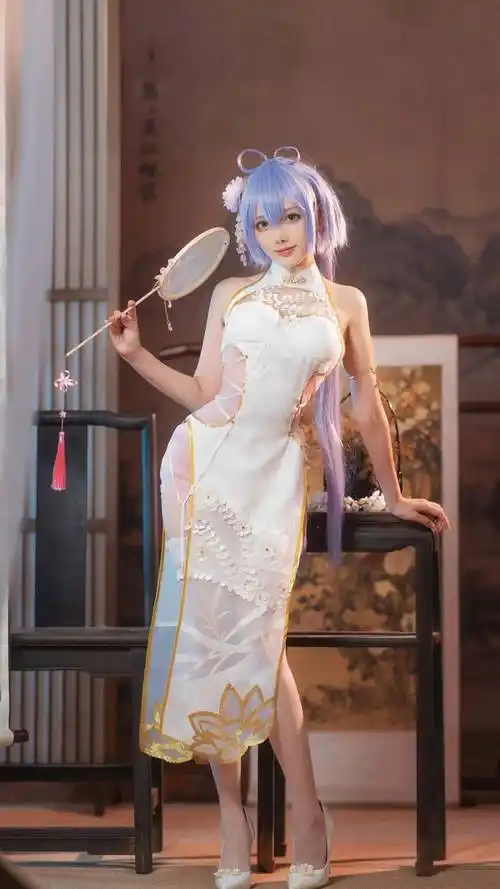 67cosplay丨旗袍洛天依轻摇小扇让她那份温柔慢慢晕染开来