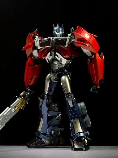 iw-07还是入手了,完全冲着领袖之证擎天柱的外形买的,还原度上没有