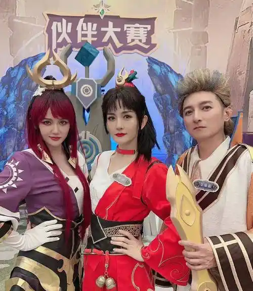 10岁女孩晒谢娜合照生图,并点赞"像老年版杨幂",被骂得求饶