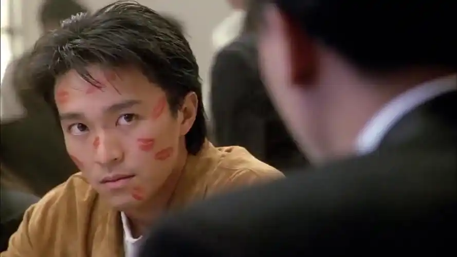 星爷的特异功能关键时候不行,还是得达叔出手,问题一下迎刃而解