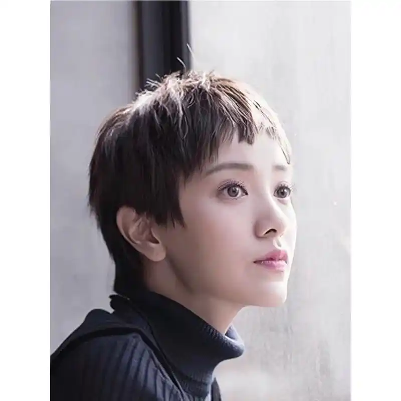 🌟郭采洁款人气满满的热捧短发造型 🌟经常不经意间被问到/什么样