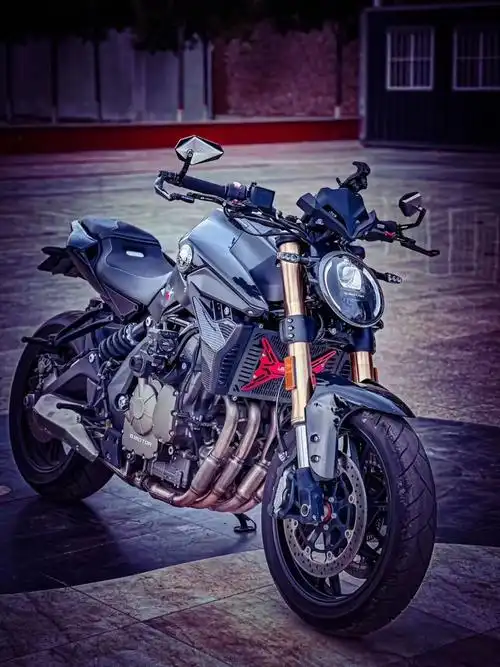 代友出21年追600,安全行驶7000公里,尖灯改圆灯最高配 - 抖音