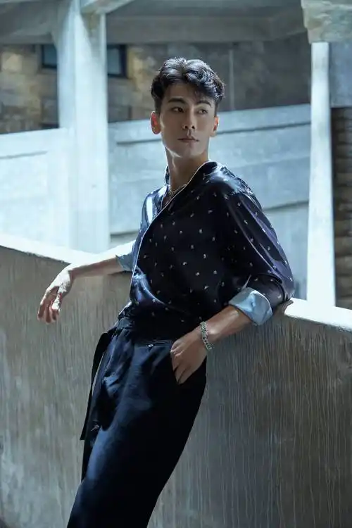 《女士的法则》大狼狗正式上线 戴向宇帅气有型时尚look满分_精英