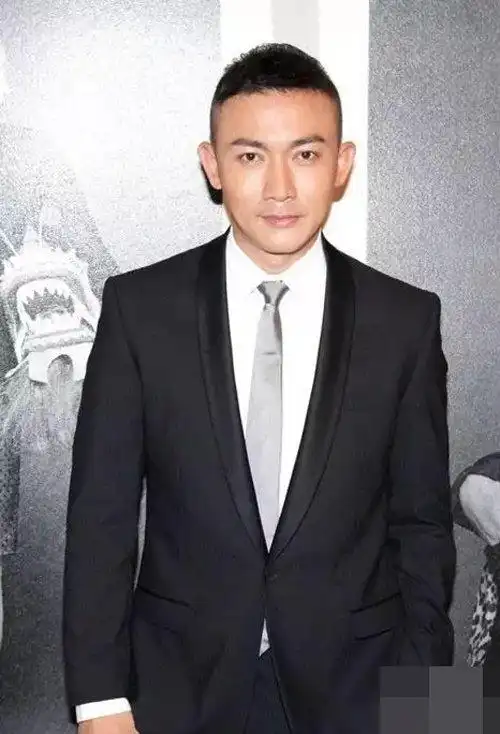 职场男性穿西装剃哪些短发帅气 给你成熟稳重风范短头发打造_发型师姐