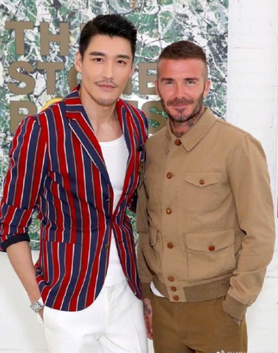 另外,台湾演员郭品超也在现场,虽然年龄最小,但他身高足有1.88