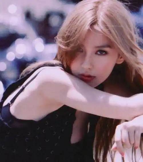 以杨颖现在的知名度和人气,大家都对她比较熟悉.