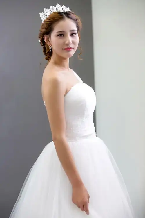 新娘婚纱人像艺术摄影写真精选图片三