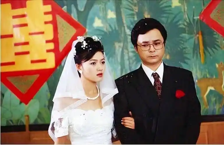 70年代"顶流童星"祝新运,成年后无戏可拍,娶二婚妻子生下一女_表演