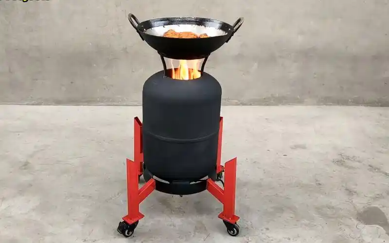 利用废弃煤气罐制作一款简单方便的移动式柴火炉,干净卫生还实用