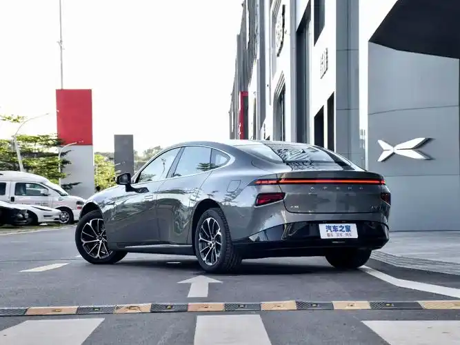 小鹏汽车 小鹏p7 2022款 586g
