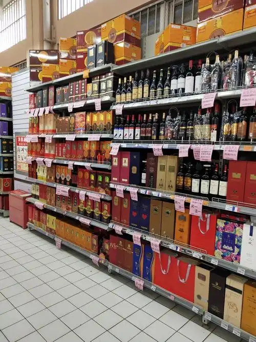 1133龙城店白酒陈列图片