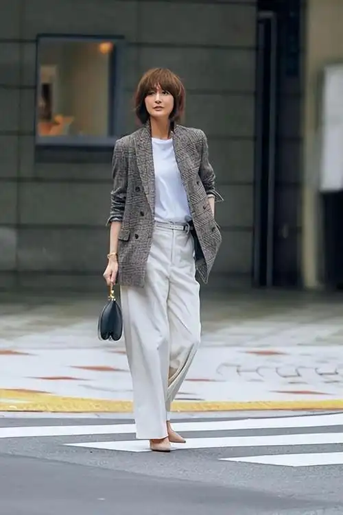 春夏白t恤的搭配秘诀简约而不简单