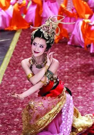 在电视剧《武媚娘传奇》中惨遭"剪胸"之后,"一代妖后"妲己也没能幸免