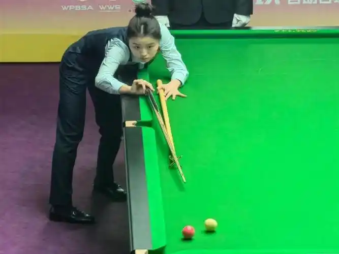 东莞20岁女将白雨露成女子斯诺克世锦赛双冠王