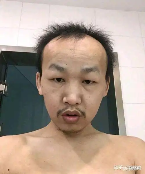 有没有长得丑的男生照片分享一下.我想知道什么样算丑 ?