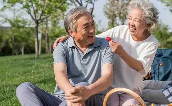 【相亲】中老年人再婚也需要"谈恋爱"!所有人都该看看