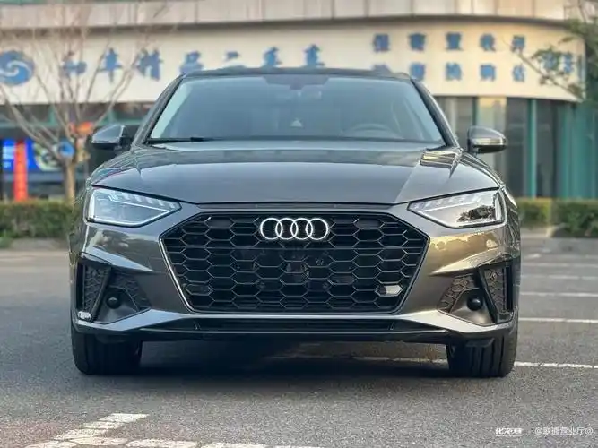 24年奥迪a4l2000公里新车