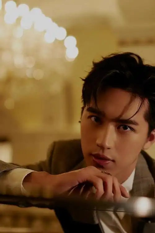 唐晓天西装帅气矜贵迷人写真图片