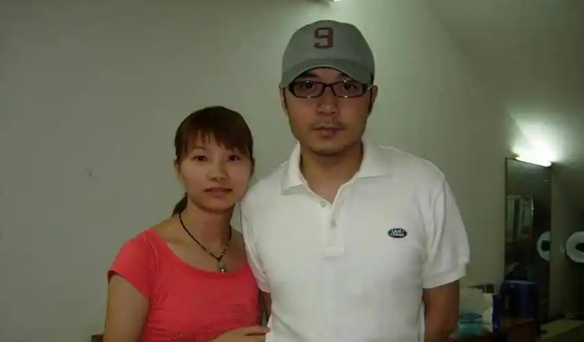 主持人汪涵前妻移民新西兰再婚娶小4岁杨乐乐40岁才做爸爸