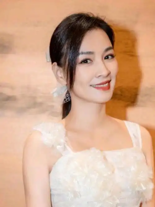 张庭是如何做到年近半百,状态依旧的?