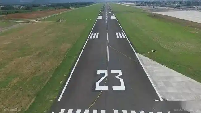 机场跑道上的数字有什么含义