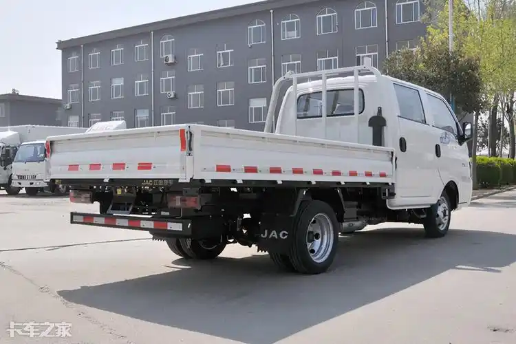 东风双排座小货车价格既要拉人还要装货