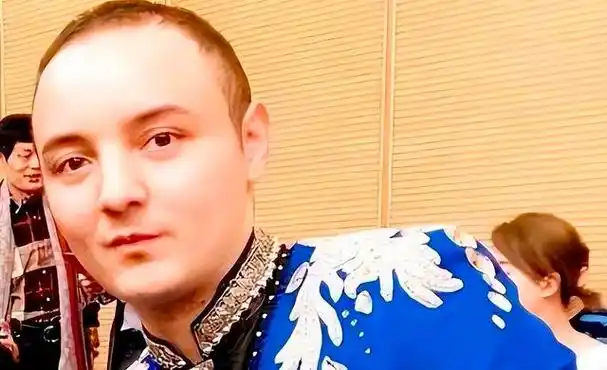 阿尔法,作为《非常6 1》里的一位帅气男孩,来自新疆.