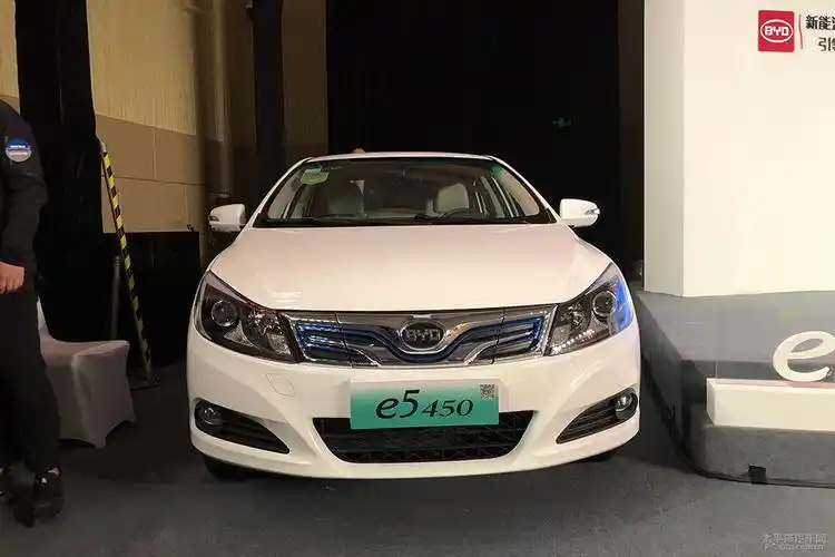比亚迪e5 450上市 补贴后售12.99万元起