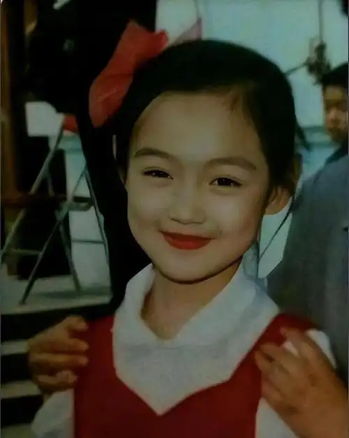 胡歌前任薛佳凝高调晒美照笑容迷人太惊艳秒变最美女大学生