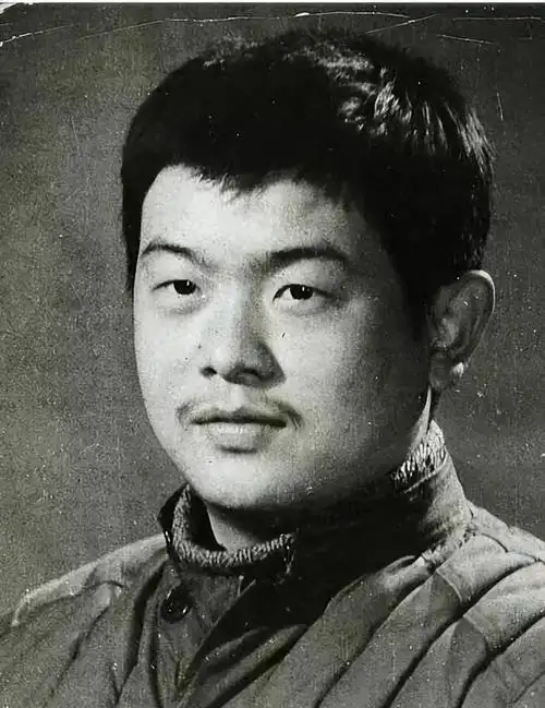 回顾冯小刚主持葬礼张国立念悼词能让半个娱乐圈为他哭泣