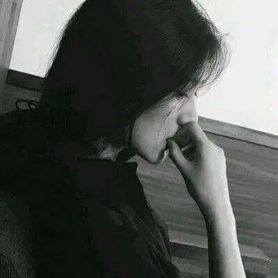 qq头像伤感一个人在逞强 我瞒着所有人继续爱你