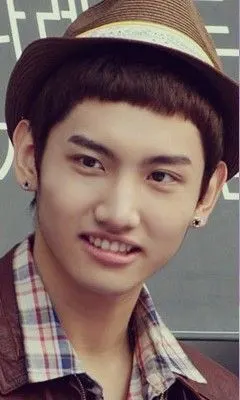 资深发型师推荐 短款的西瓜太郎头,又时尚,又俏皮!