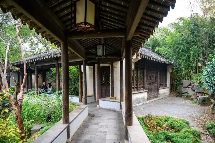 无锡惠山古镇被忽略的古祠堂,后花园是最大的亮点,去的人不多