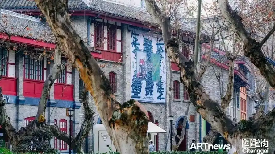 整整100年过去了,从春熙路洞见,成都这座"千年商都"在当代依然绽放着