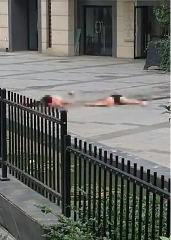 无锡华仁凤凰城女子跳楼 身体摔成两半死状惨烈(组图)
