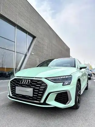 喜欢奥迪a3的老板们有福啦这款喀纳斯绿的a3简直不要太适合夏天了