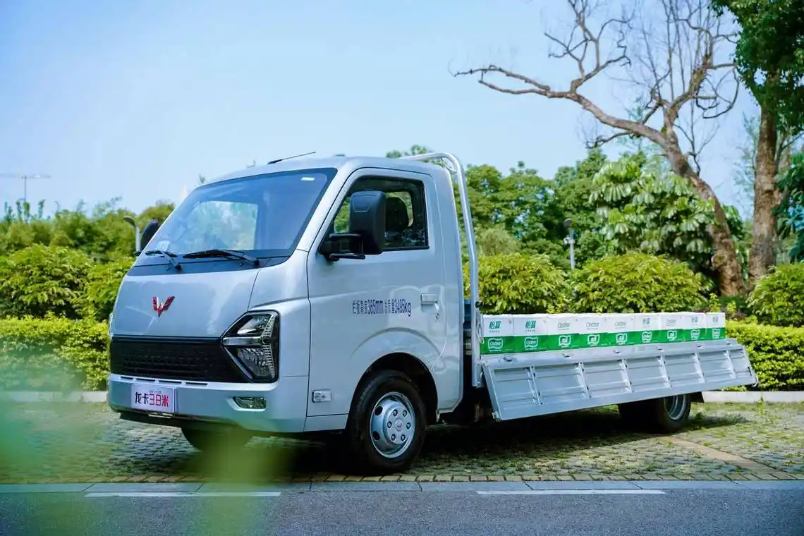 "货车界的天花板",五菱龙卡货箱长3米8,跑货拉拉,快狗超能赚