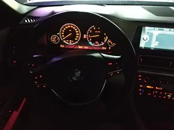 宝马760 v12 王者之视觉的前世今生,让您从此恋上黑夜!