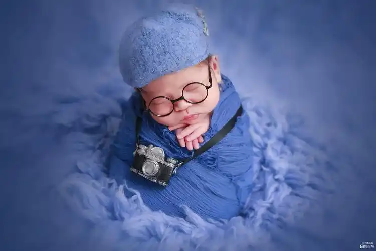 刚刚出生的女婴儿图片真实 ( 刚刚出生的女婴儿图片)