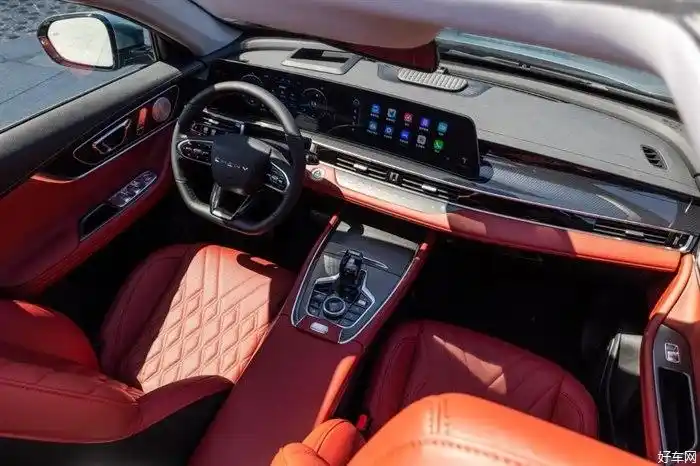 【图】新款瑞虎7 plus内饰官图发布 采用贯穿式大屏 【汽车资讯_好车