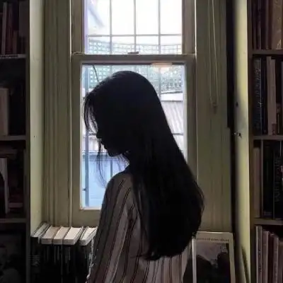 女生霸气高冷背影头像