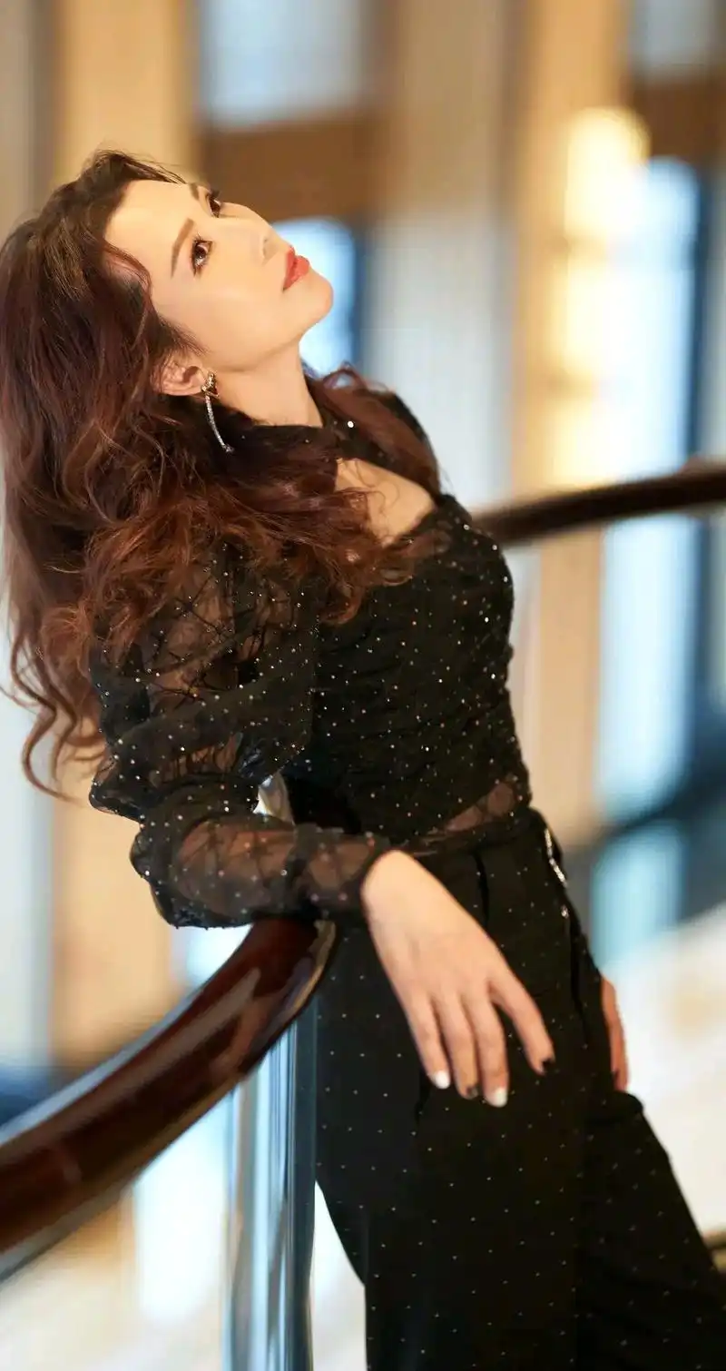 蔡少芬高清写真魅力十足,优雅性感,风姿绰约