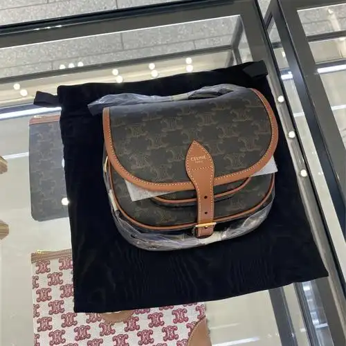 celine/赛琳复古老花马鞍包凯旋门邮差包翻盖单肩斜挎包 优歆代购