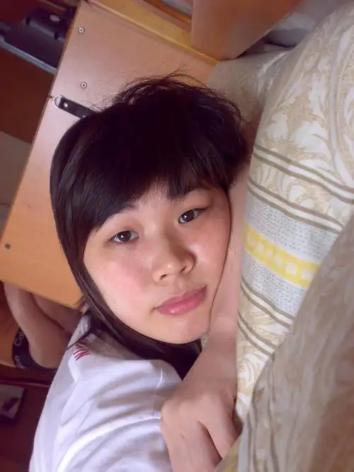 无聊自拍ゞ```( 20张 )