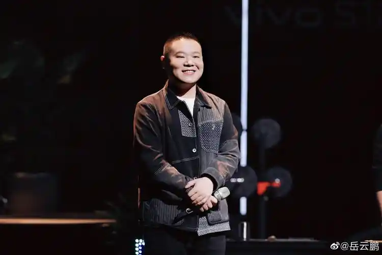 原创岳云鹏向张艺谋求戏约导演有一天你用我好吗