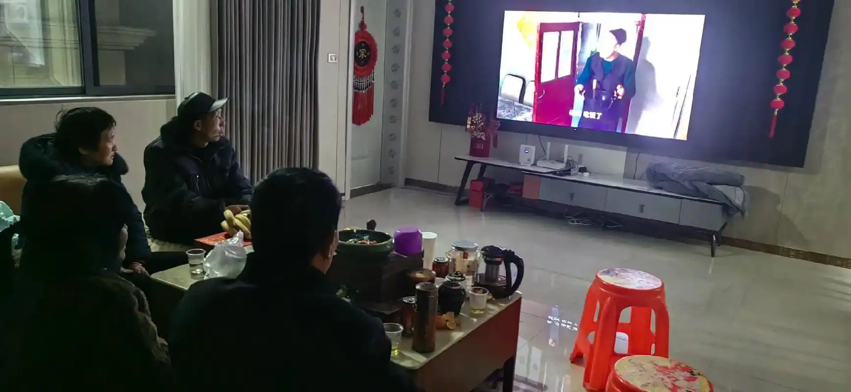 陪爸爸妈妈,岳父岳母,在家聊聊天,一年到没有时间陪他们,愿他 - 抖音