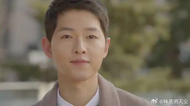 太阳的后裔:宋仲基升官了,宋慧乔也非常优秀,两人真是般配