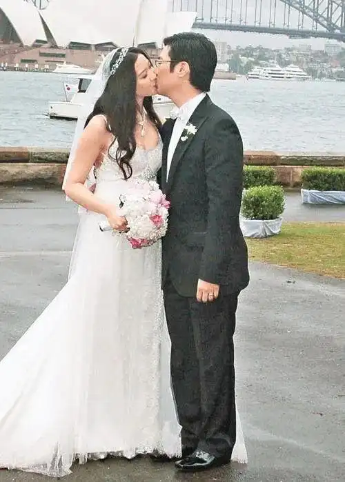 千亿儿媳徐子淇24岁嫁给富豪李家诚生一个孩子给10亿