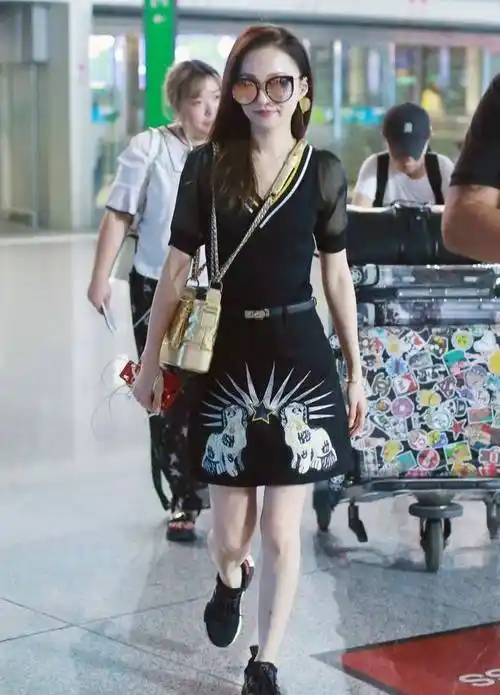 原创张韶涵又美又飒黑色系穿搭高级有型158cm穿出180cm气场